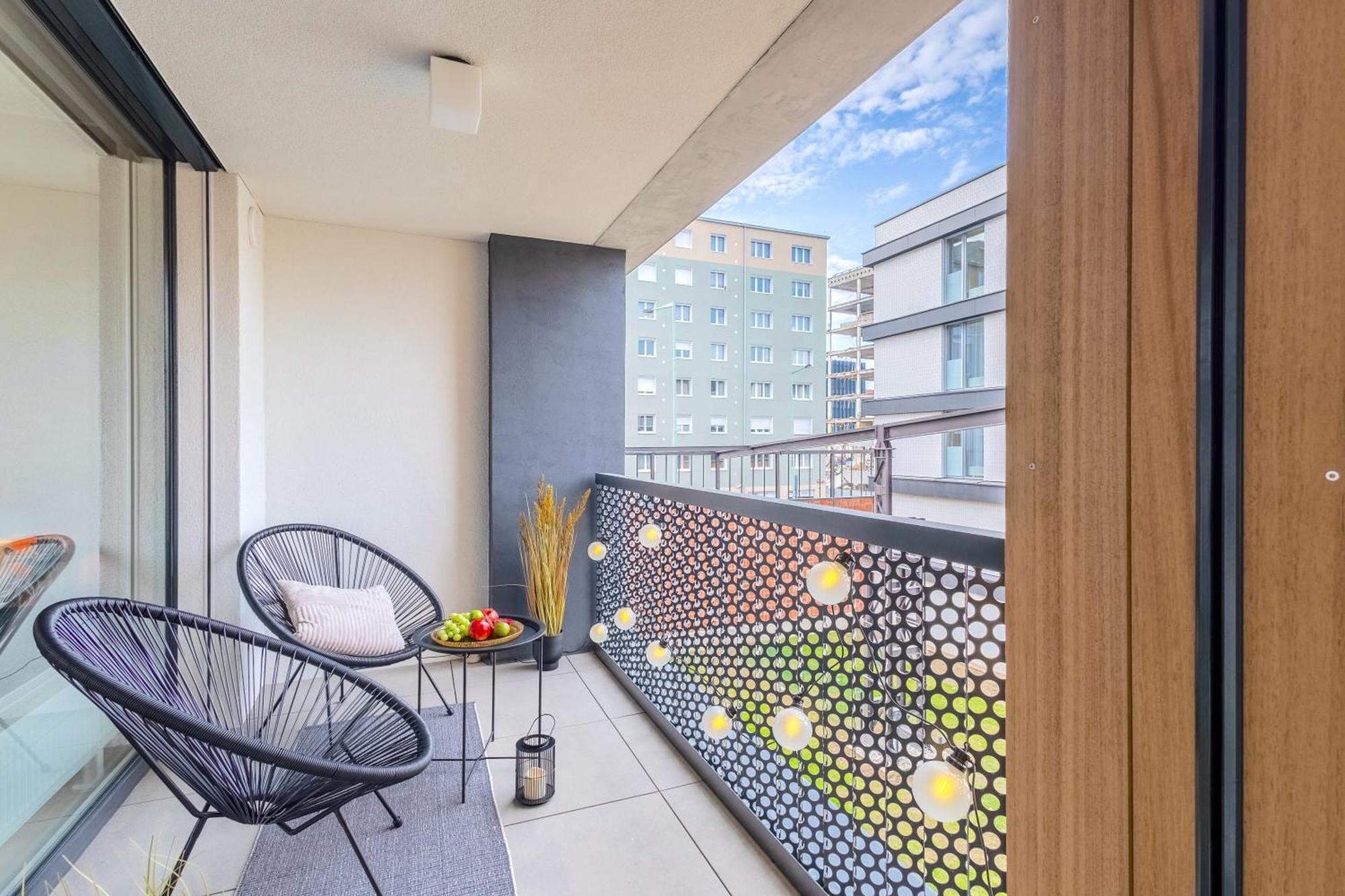 Design Apartment - Balcony, Free Parking, Yoga, 10 Mins To Center, By Gravity Praga Exterior foto
